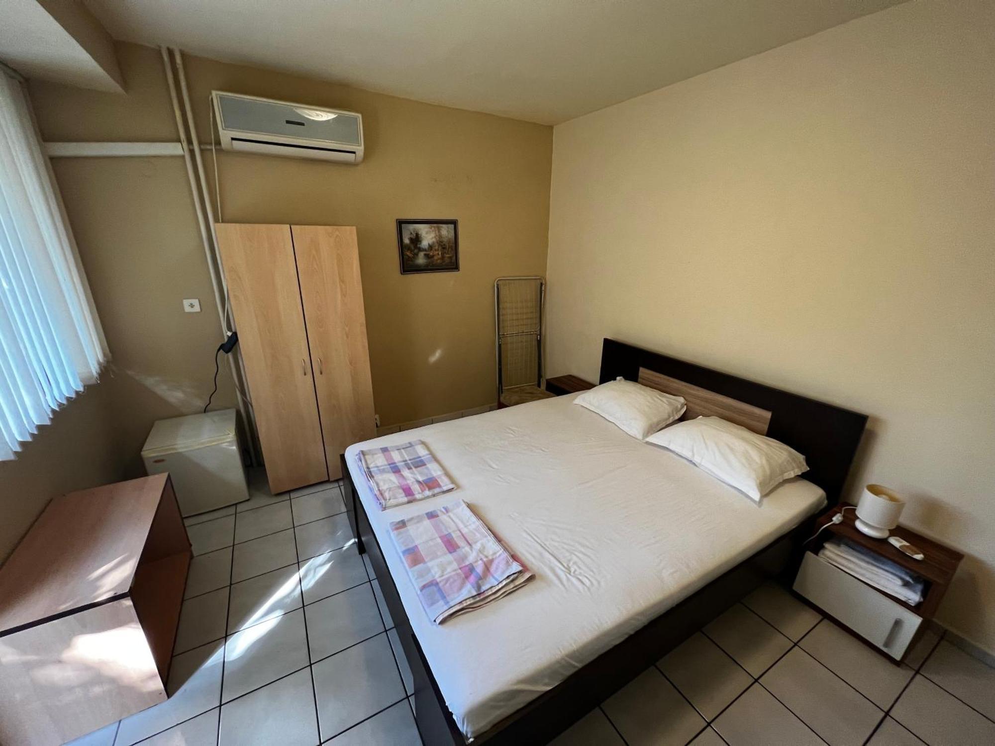 Hotel Dvete Brezi Burgas Exterior foto