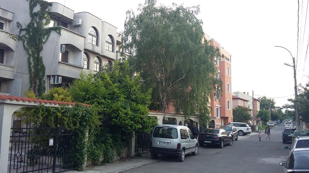 Hotel Dvete Brezi Burgas Exterior foto
