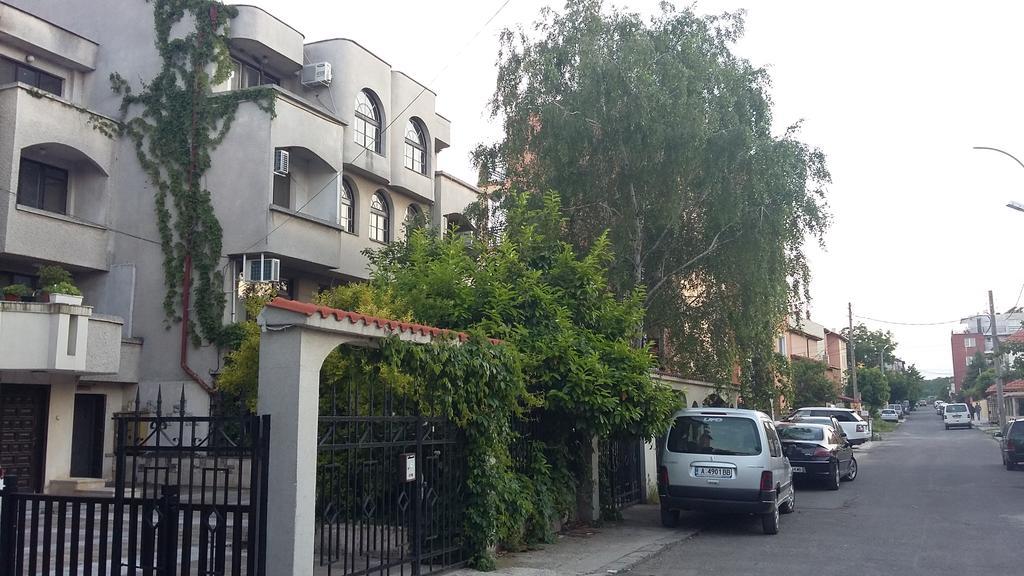 Hotel Dvete Brezi Burgas Exterior foto